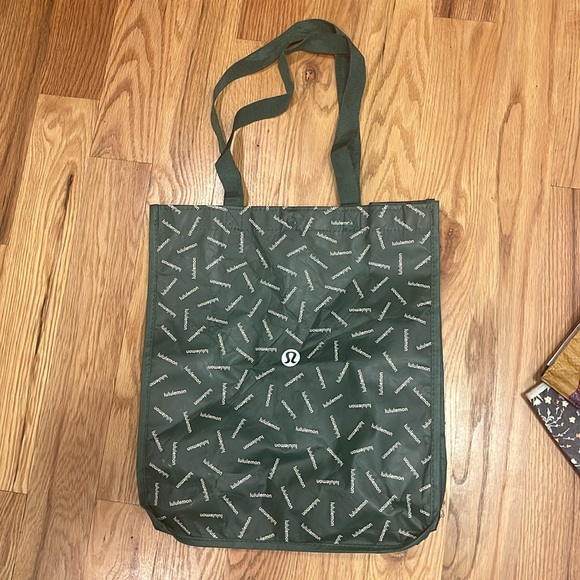 Trader Joe’s, Lululemon, World Market, and Joann’s Reusable Shopping Bags - Picture 4 of 6